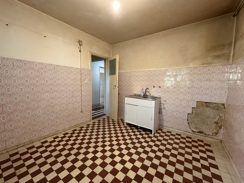 Costin Georgian Apartament 3 camere  Metrou Costin Georgian - 2 min