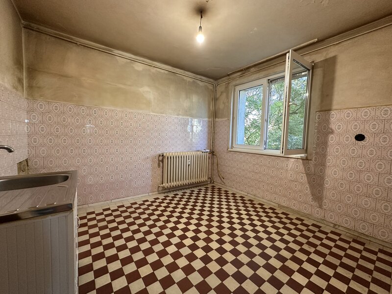 Costin Georgian Apartament 3 camere  Metrou Costin Georgian - 2 min