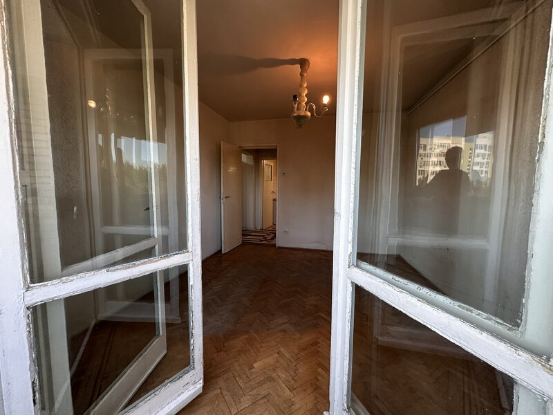 Costin Georgian Apartament 3 camere  Metrou Costin Georgian - 2 min