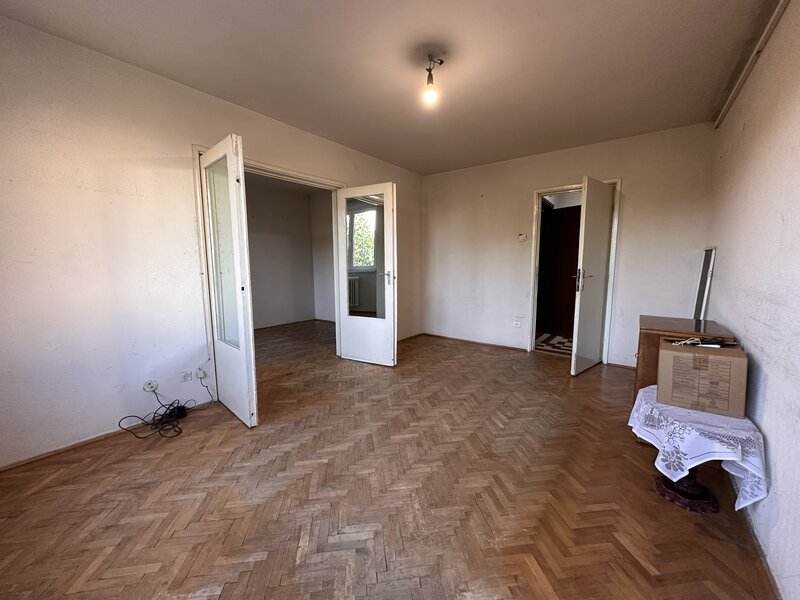Costin Georgian Apartament 3 camere  Metrou Costin Georgian - 2 min